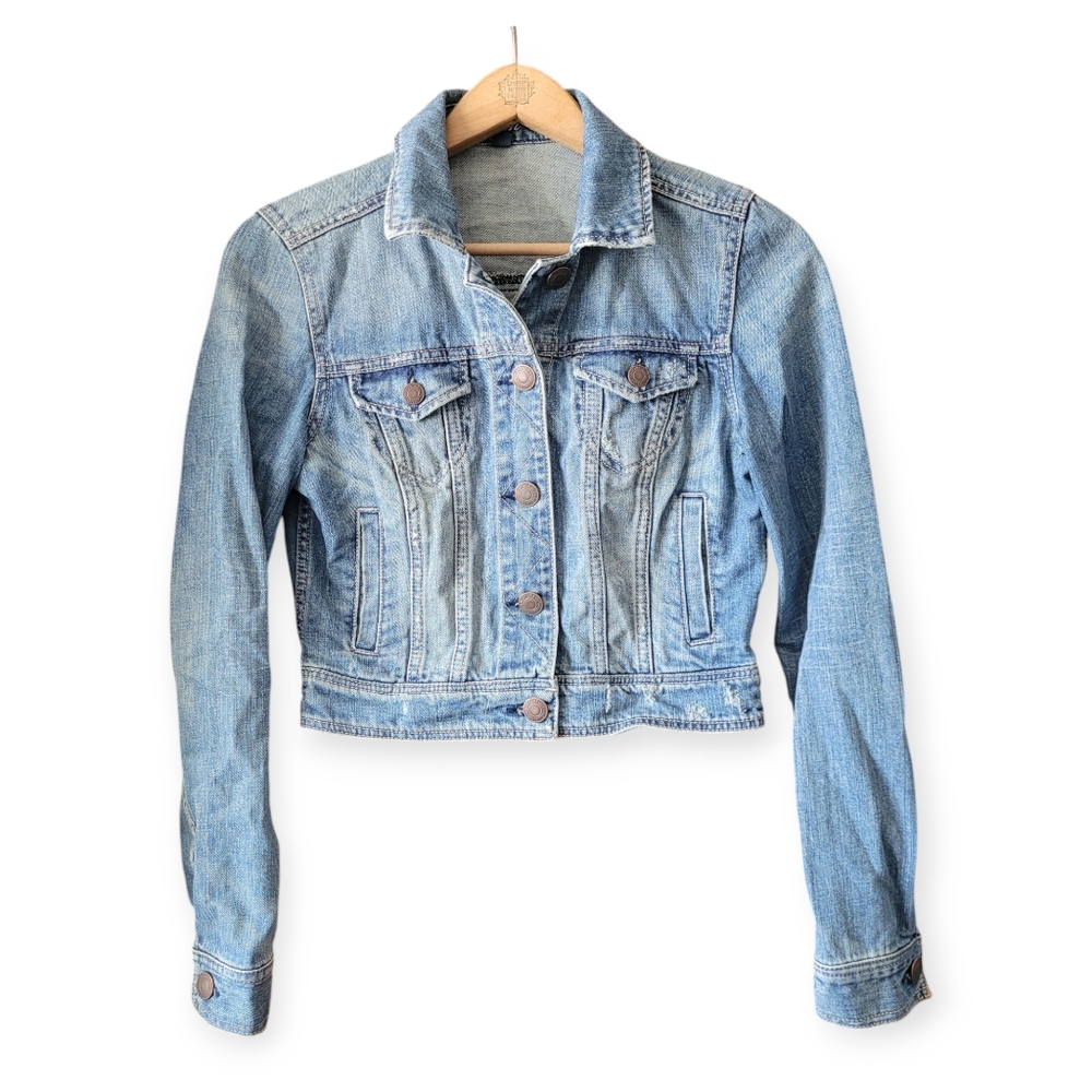 American Eagle Light Wash Blue Cropped Jean Jacket distressed small